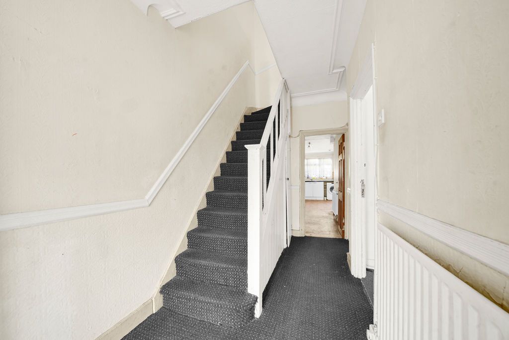 Property photo 2 of 17 Photo 11