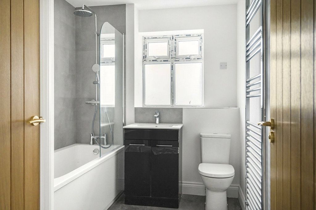 Property photo 3 of 20 Picture No. 27