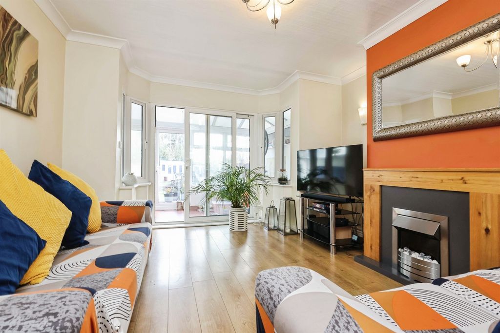 Property photo 3 of 17