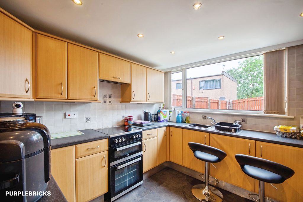 Property photo 3 of 33