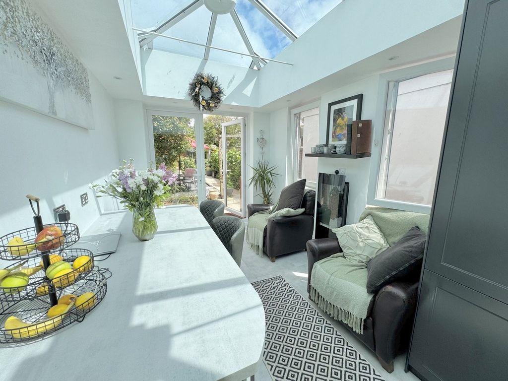 Property photo 2 of 30