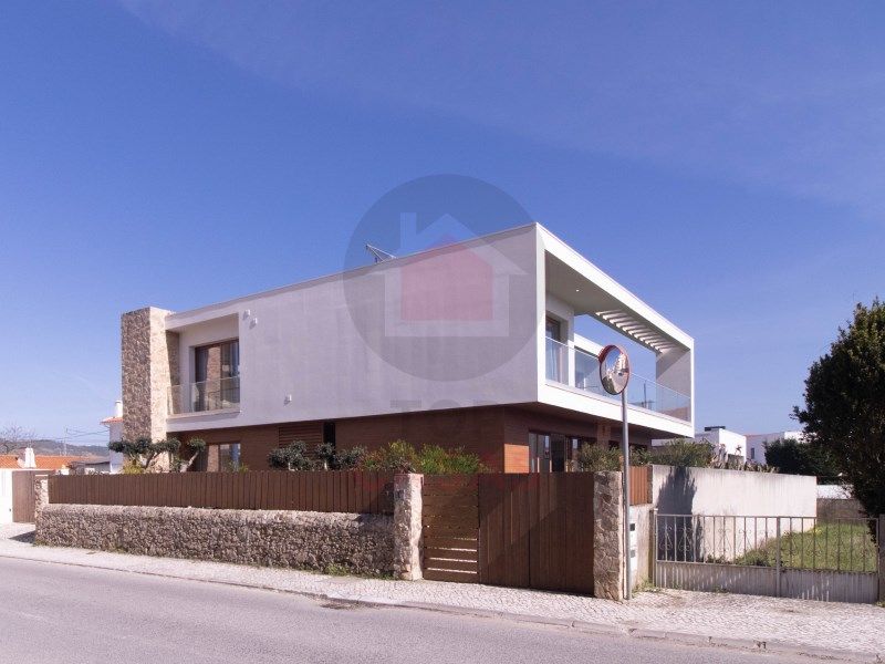 Property photo 2 of 50