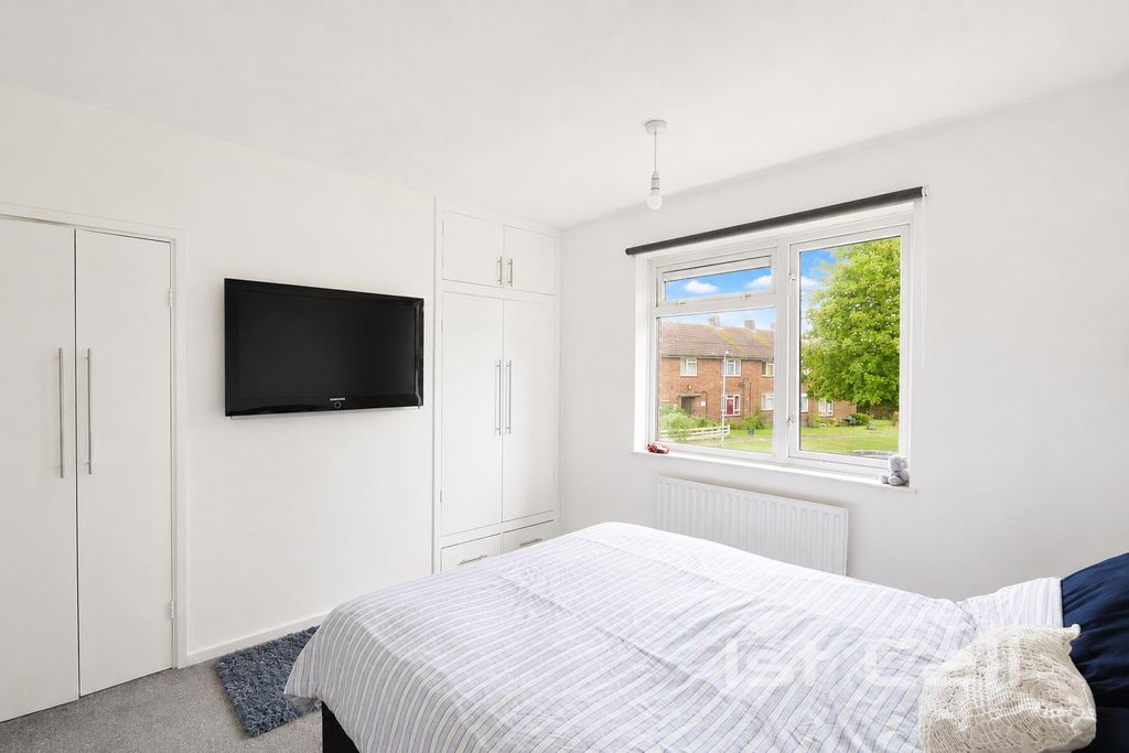 Property photo 2 of 7 Bed(A).Jpg