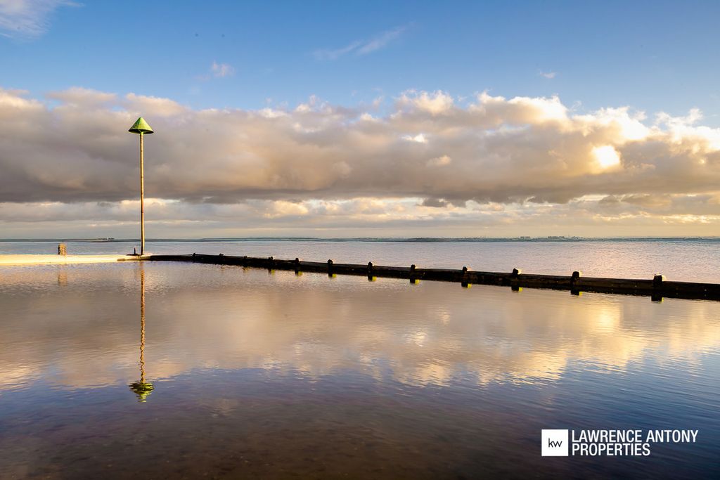 Additional image 28 of 3 bed flat for saleGrand Parade, Leigh-On-Sea SS9