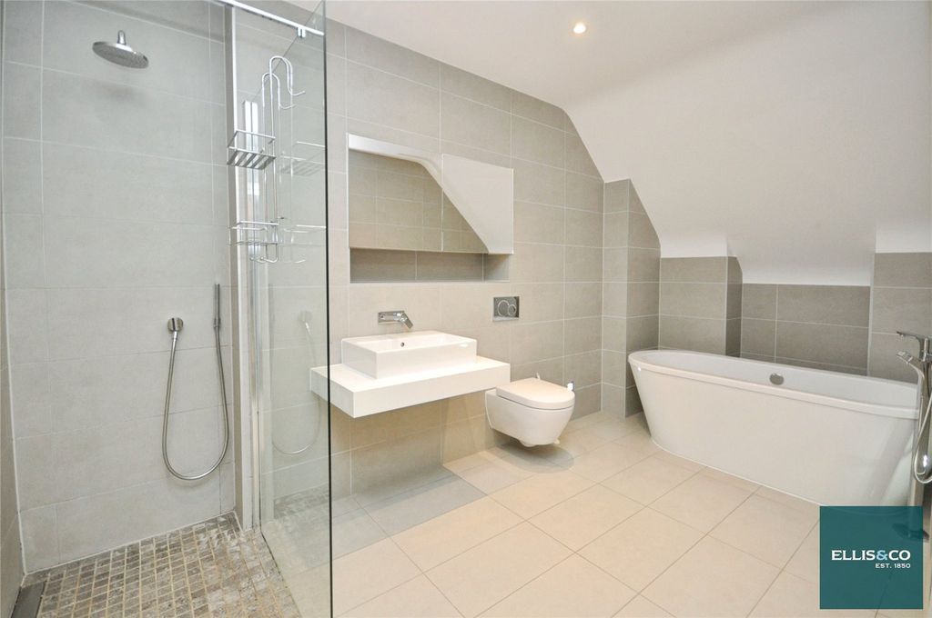 Property photo 2 of 17 Picture No. 86