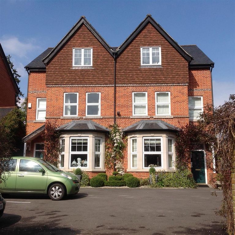 Property photo 1 of 6 6B Cadogan Front- New.Jpeg