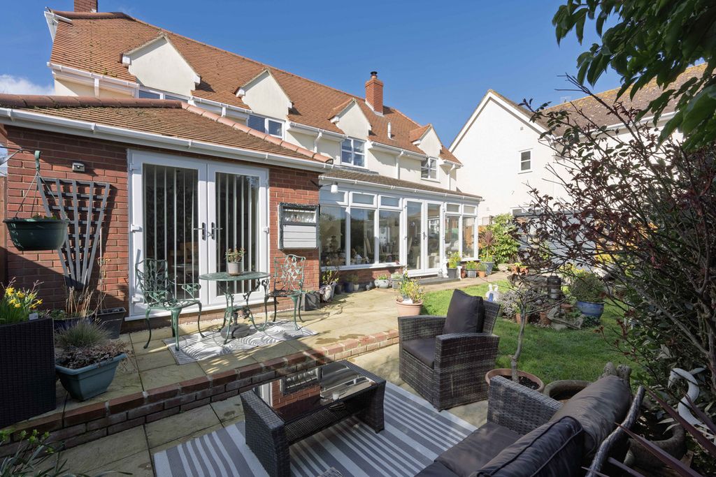 Property photo 3 of 35