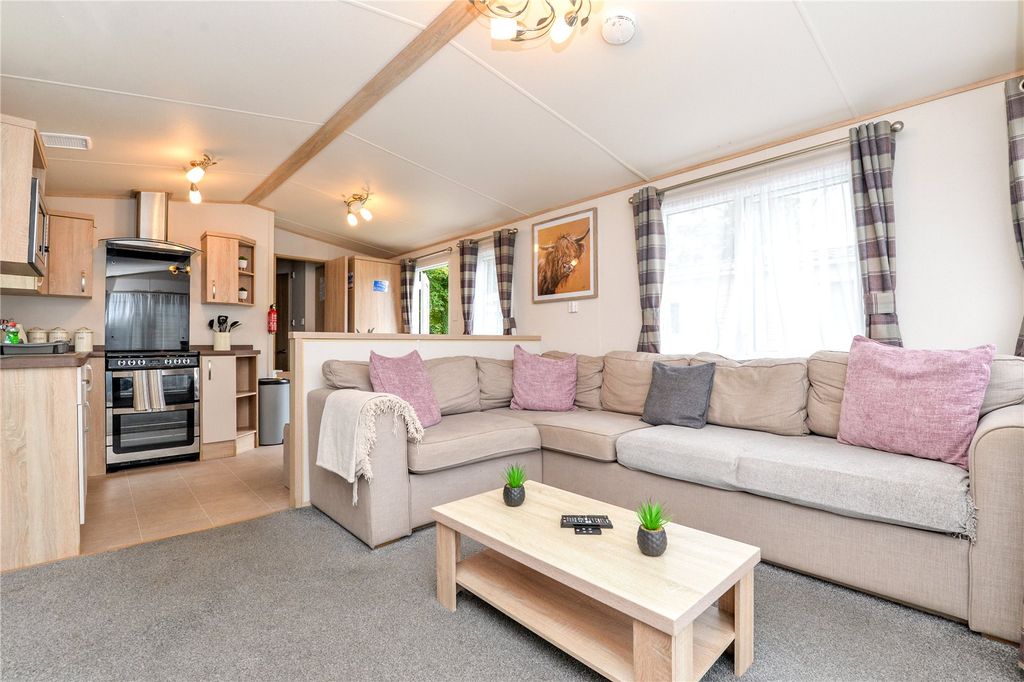 Property photo 2 of 15 Picture No. 04