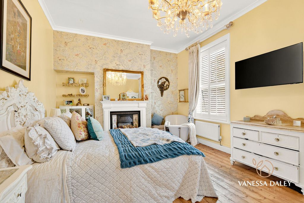 Property photo 3 of 50