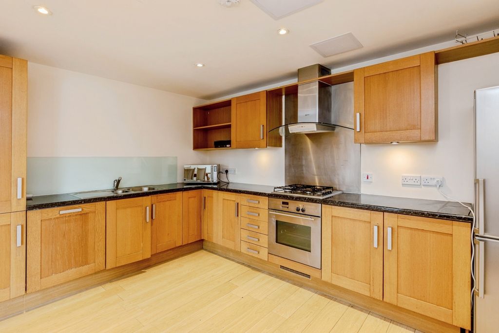 Property photo 3 of 19 Photo