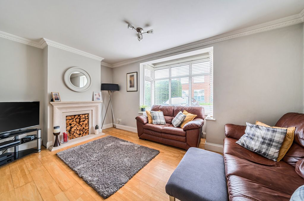 Property photo 2 of 20 1374183-6-690dc24...