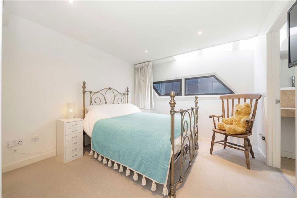 Property photo 3 of 7