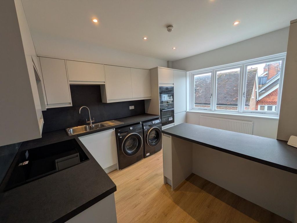 Property photo 1 of 3