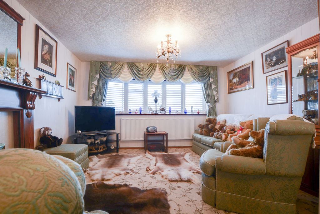 Property photo 2 of 26