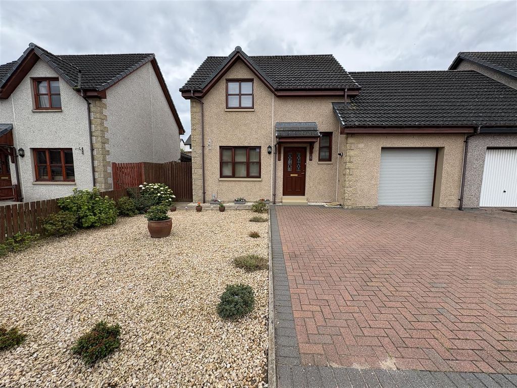Property photo 1 of 30 8 Bain Road, Elgin