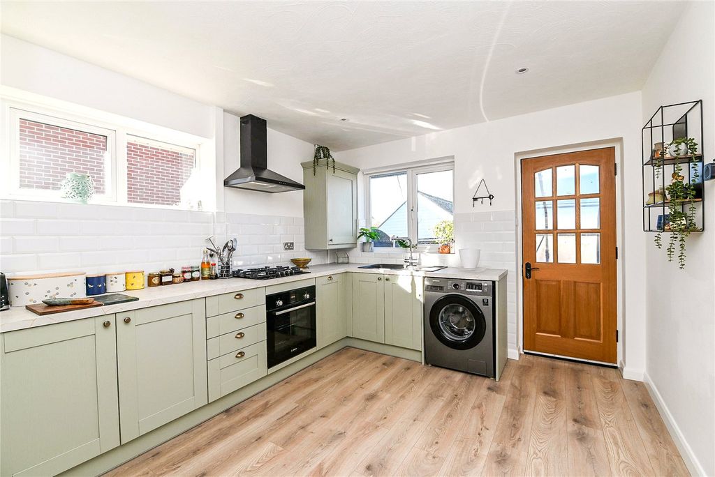 Property photo 2 of 15 Picture No. 05