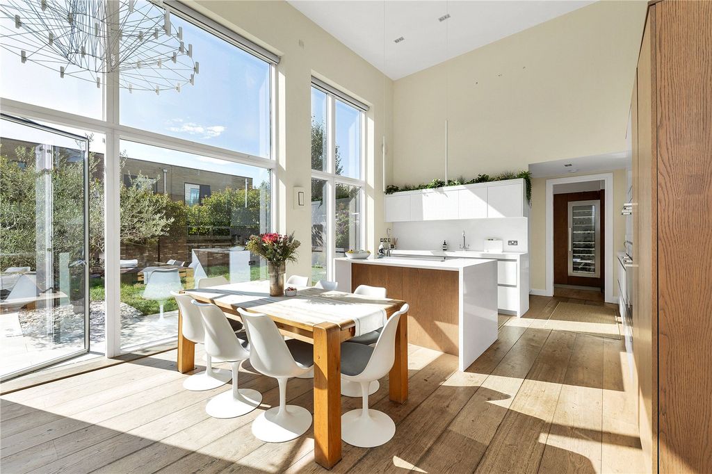 Property photo 2 of 23 Picture No. 19