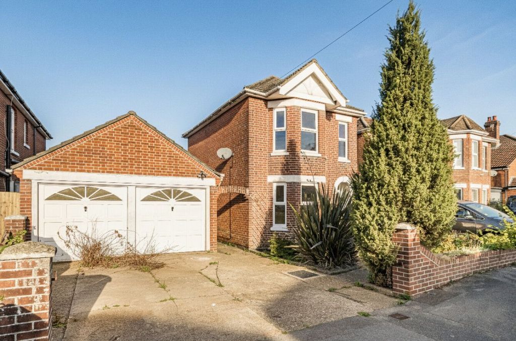 Property photo 1 of 24