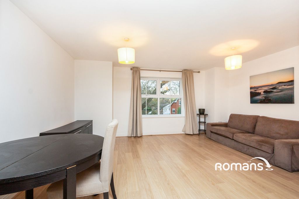 Property photo 3 of 9 Photo