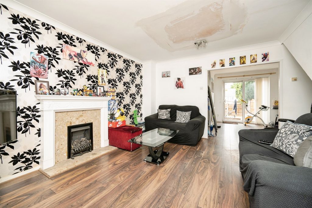 Property photo 2 of 13