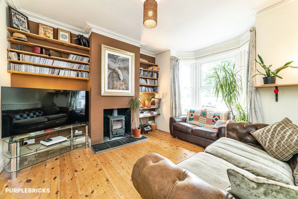 Property photo 2 of 30