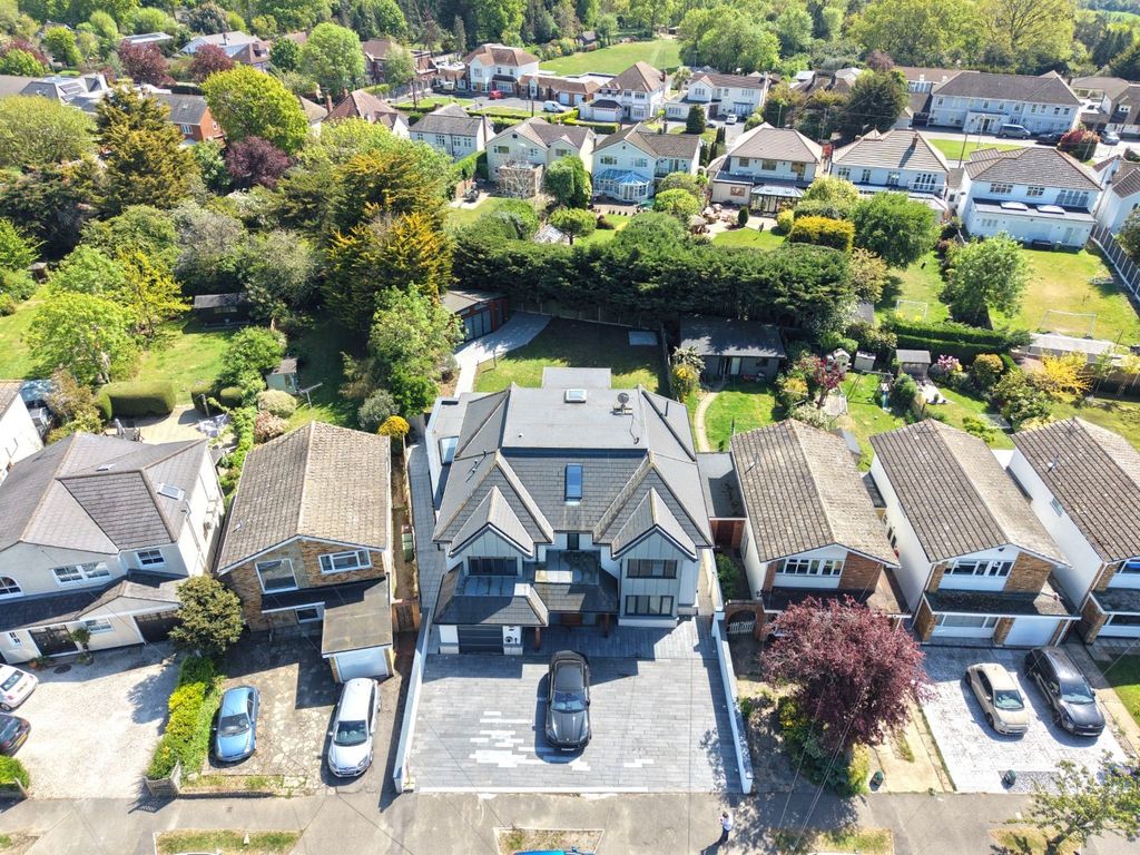 Property photo 3 of 41 5699242