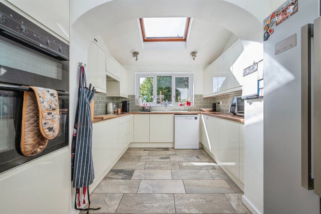 Property photo 2 of 19