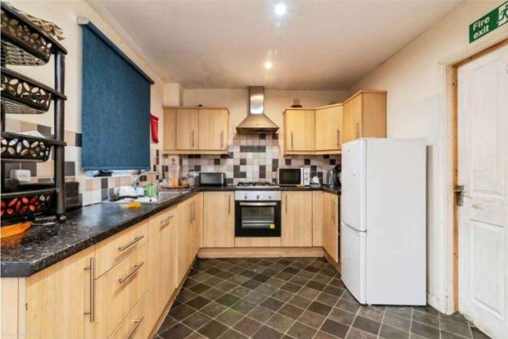 Property photo 2 of 20 Picture No. 31