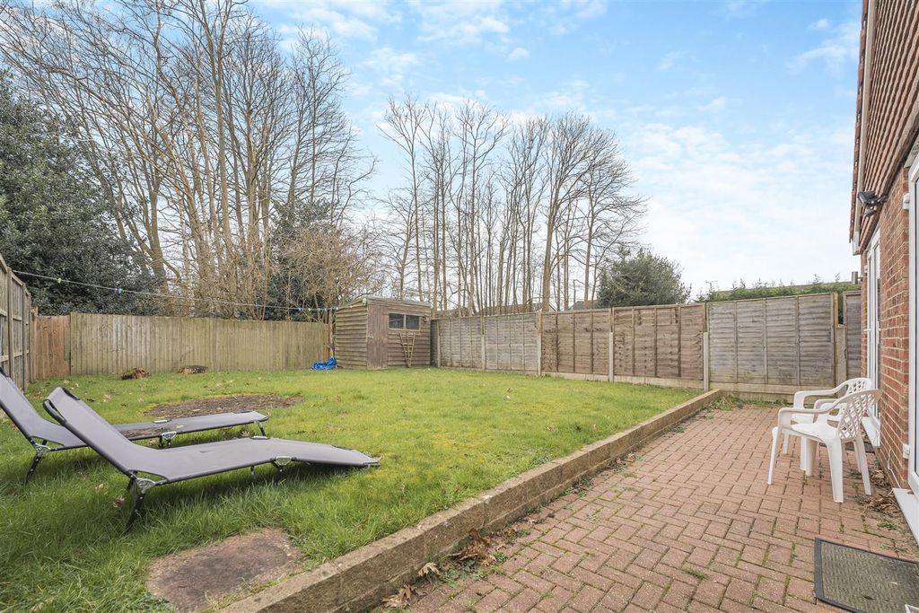 Property photo 3 of 15 Garden