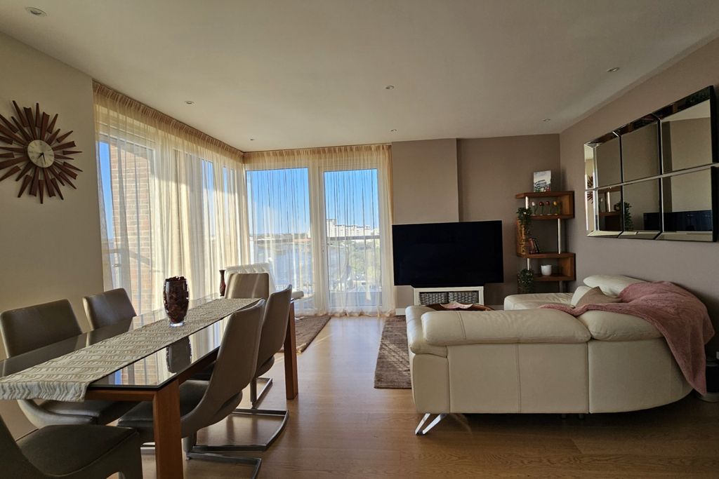 Property photo 3 of 11 5246695
