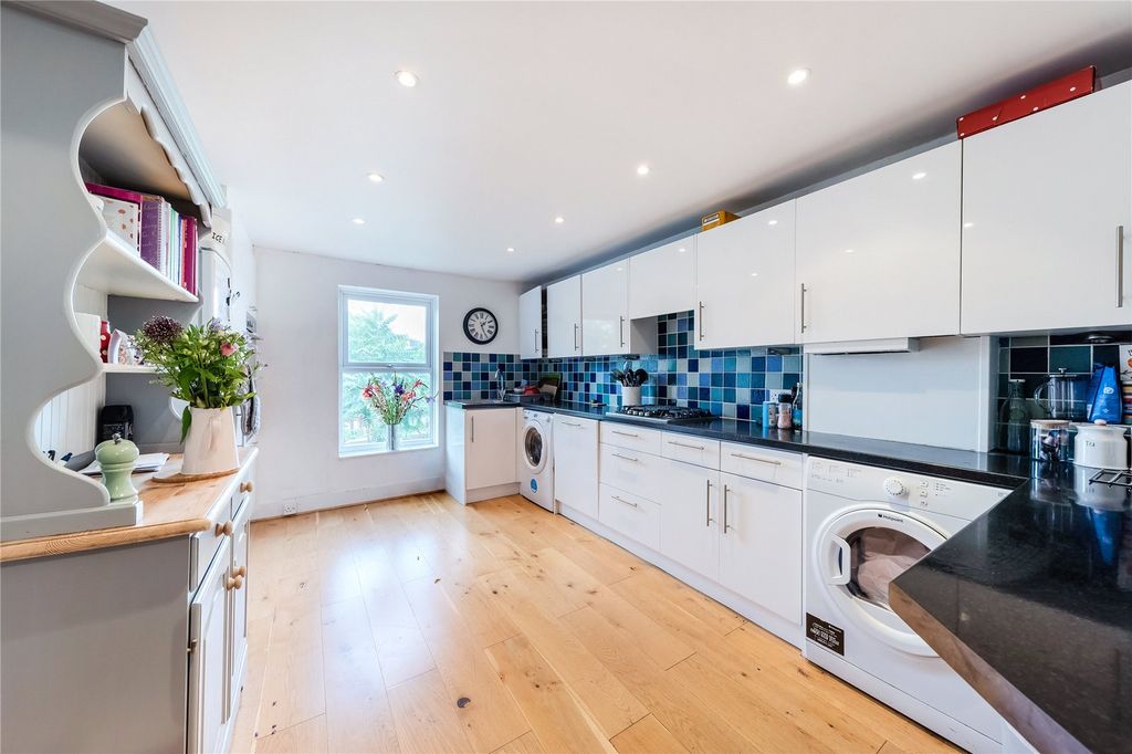 Property photo 3 of 8