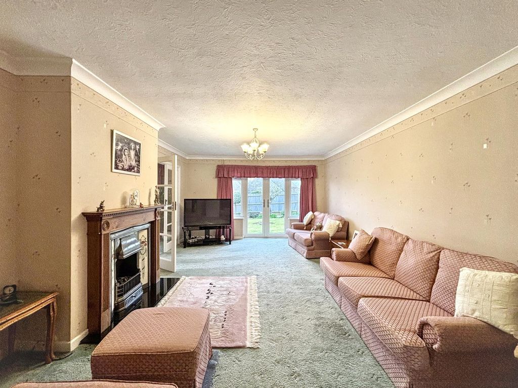 Property photo 2 of 17