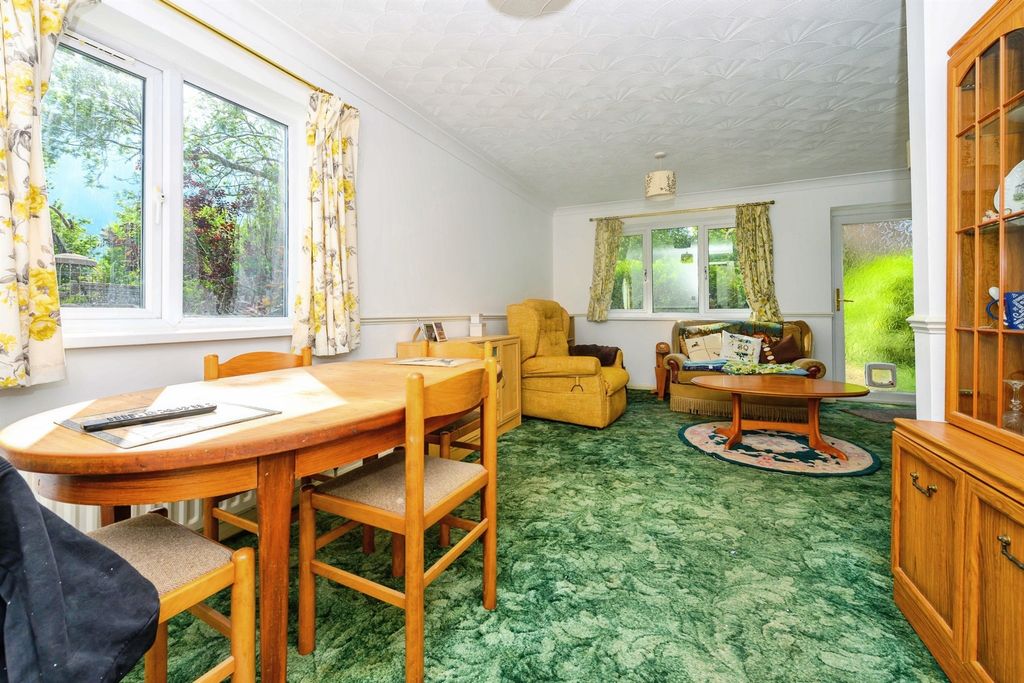 Property photo 3 of 15