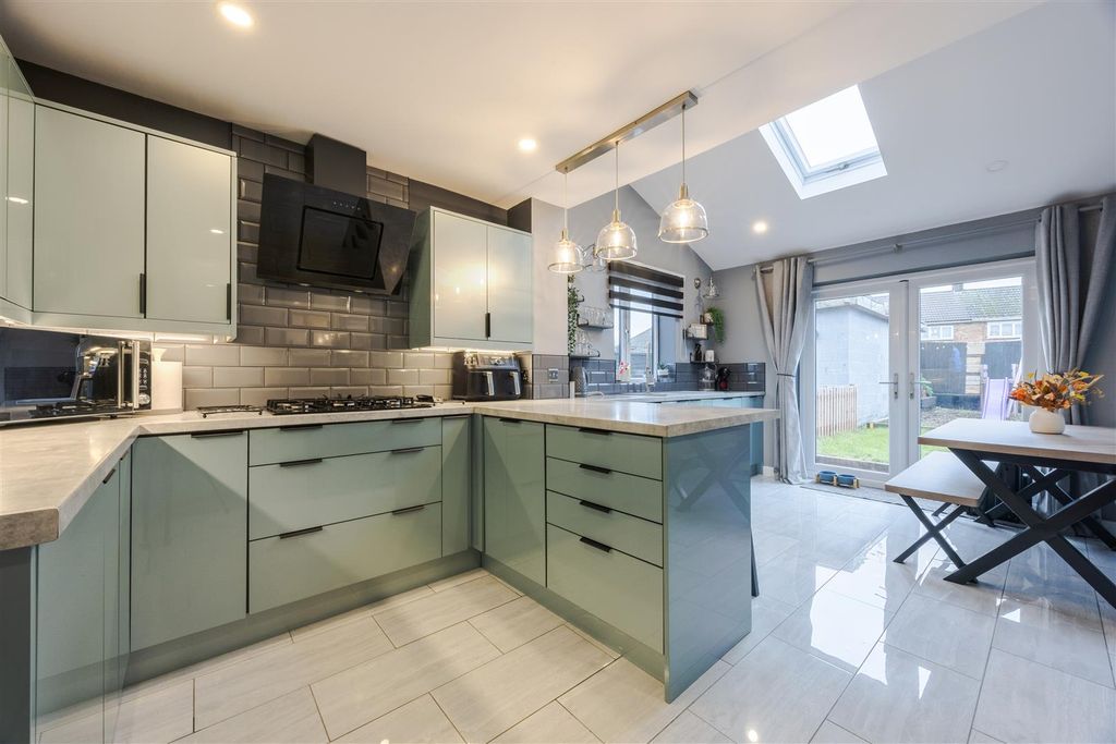 Property photo 2 of 20 Kitchen Diner