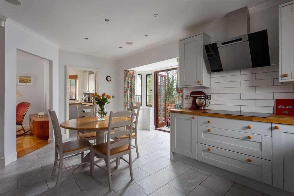 Property photo 2 of 31 6 - Copper Beeches - Gl6 6Ye - Web.Jpg