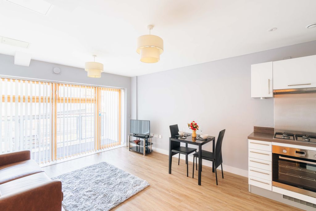 Property photo 3 of 11 2
