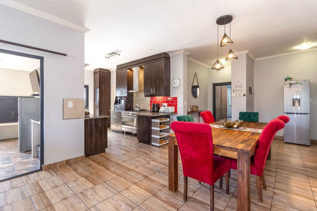 Property photo 3 of 34 1Bc1735863