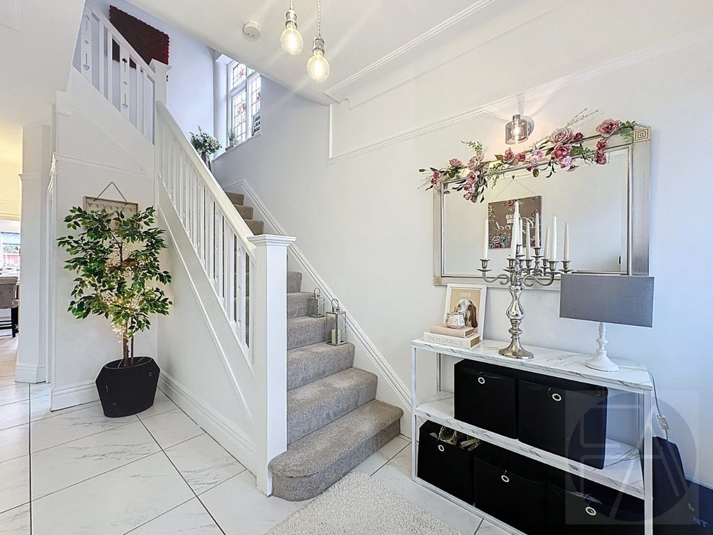 Property photo 2 of 28 4373514