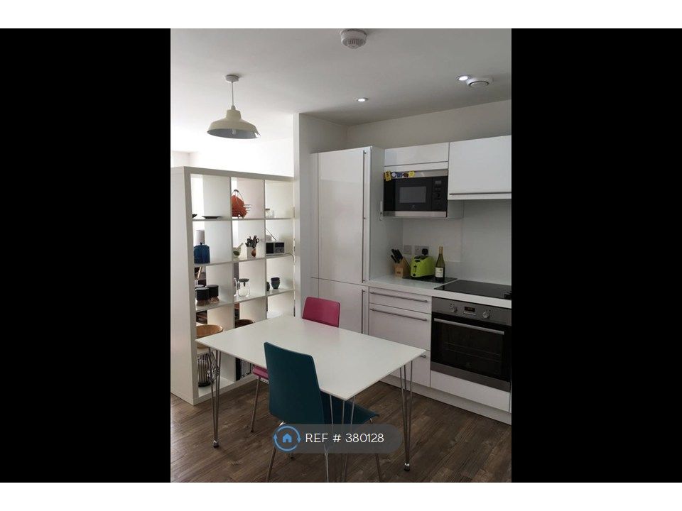 Property photo 1 of 10 Kitchen