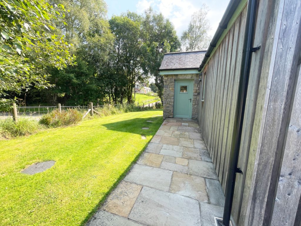 Property photo 3 of 33