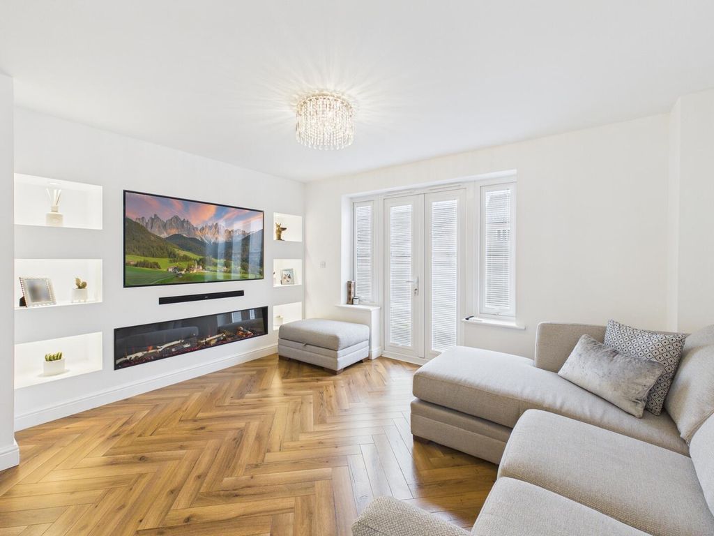 Property photo 3 of 20 Living/Dining Room