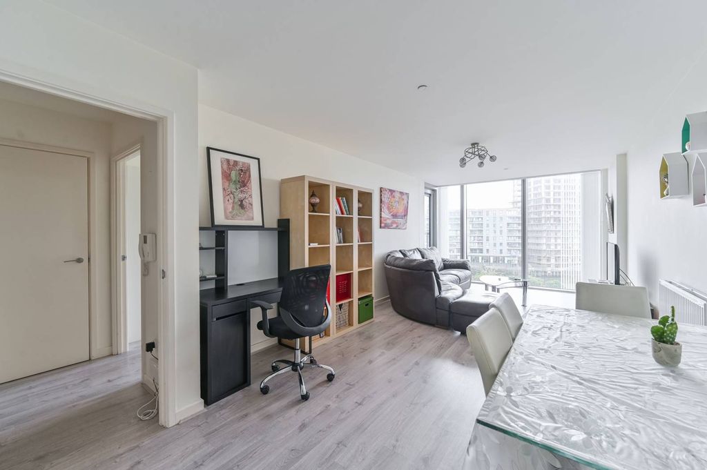 Property photo 2 of 12