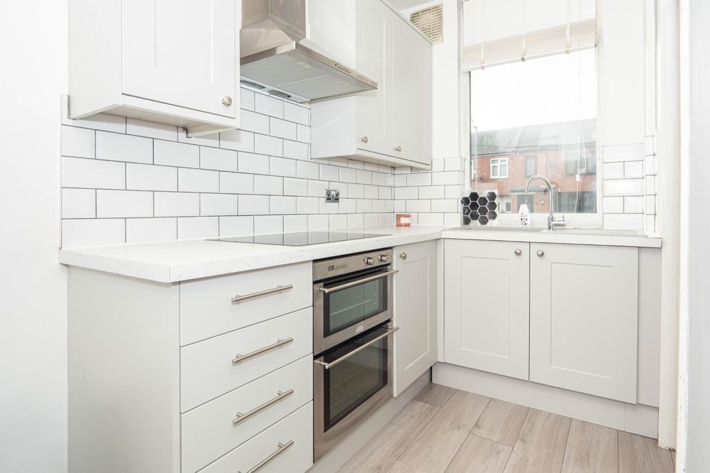 Property photo 2 of 22 Kitchen