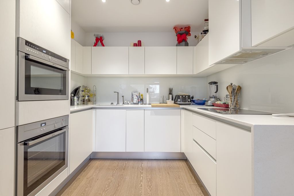 Property photo 2 of 14 586232 (7)