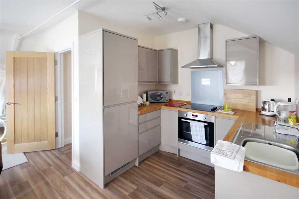 Property photo 2 of 8 Picture No. 02