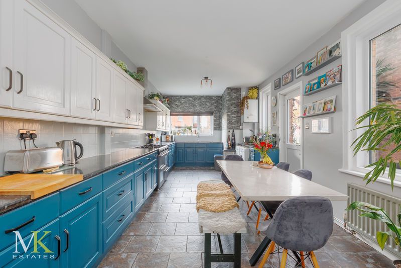 Property photo 3 of 17 Photo 16