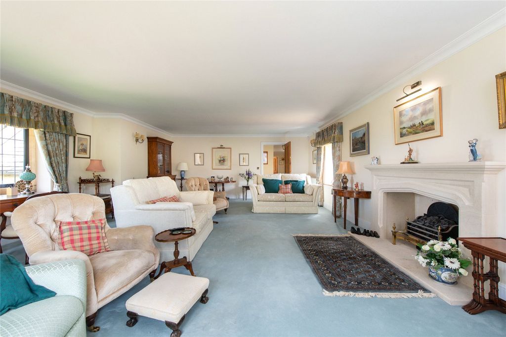 Property photo 3 of 19 Drawing Room