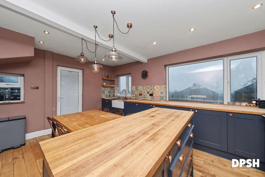 Property photo 3 of 25