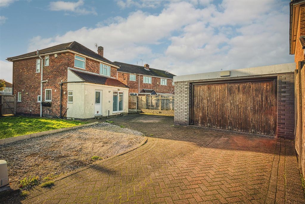 Property photo 2 of 30