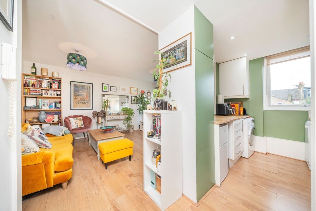 Property photo 3 of 6